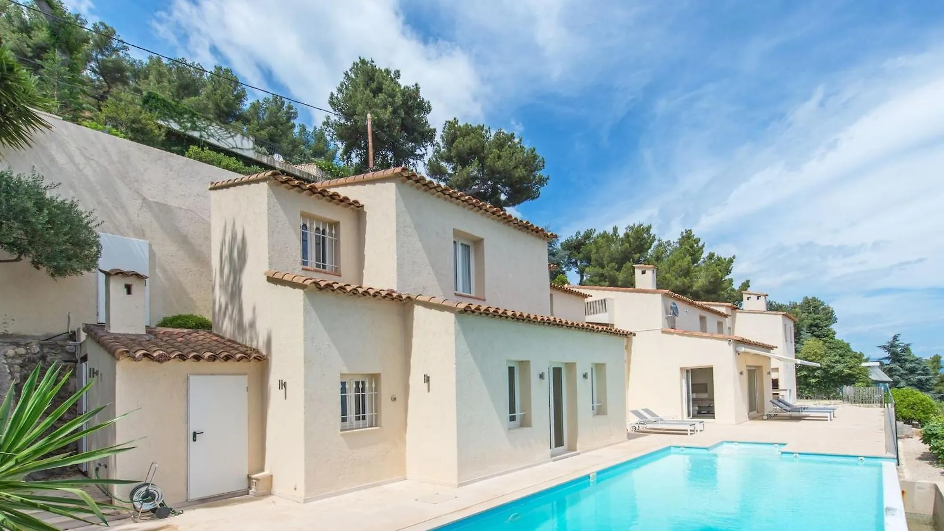 L Oasis Moderne Piscine Vue Mer Rocabruna 0*,  Francia
